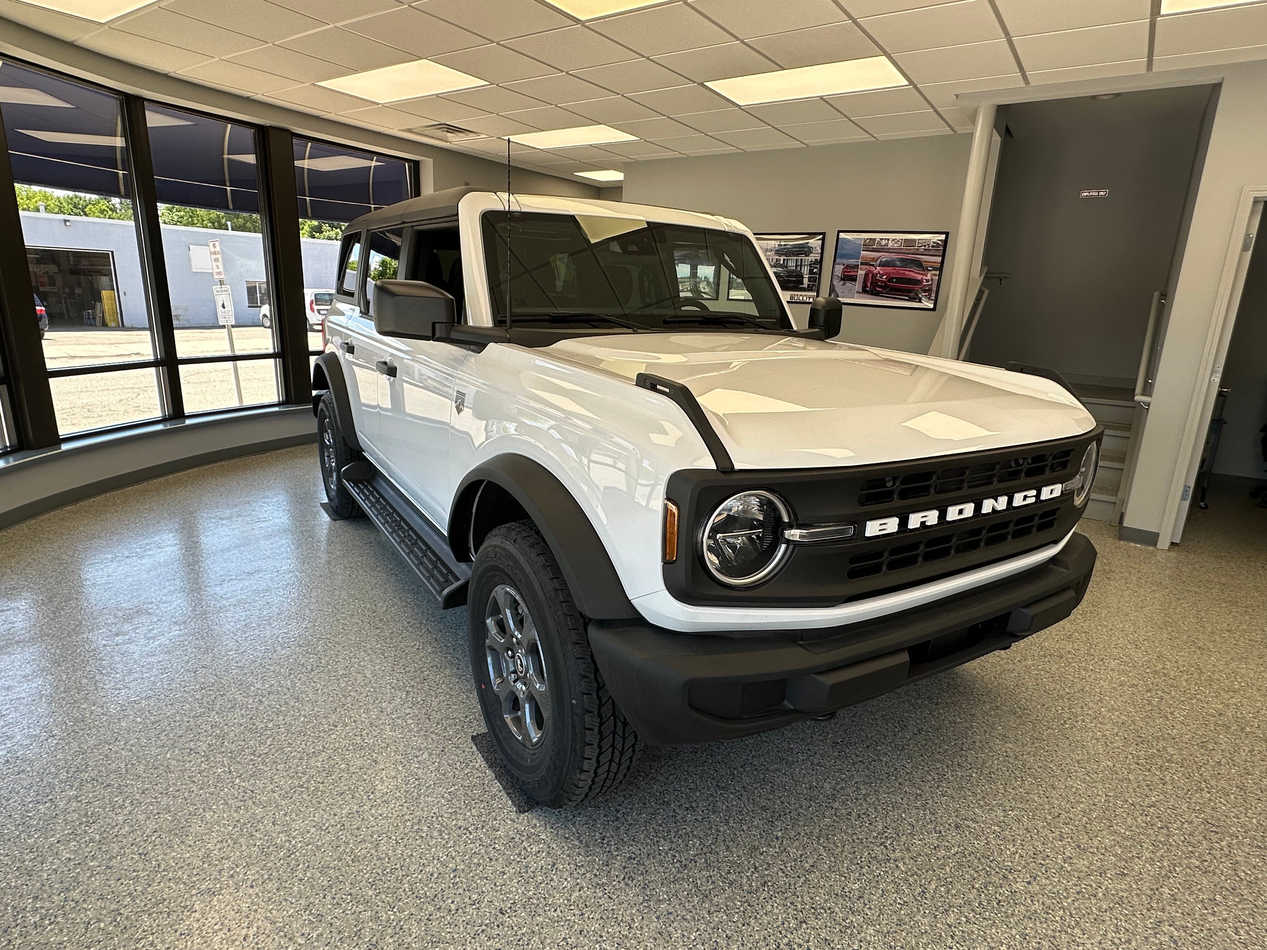 2026 Ford Bronco Big Bend in Oxford White — front three-quarter view